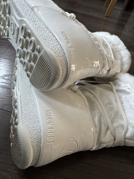 moon boot albi femei