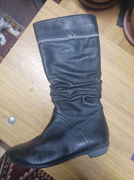 Всё за 5000.Обувь на 37 размер.