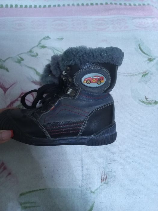 Отдам ботинки зима