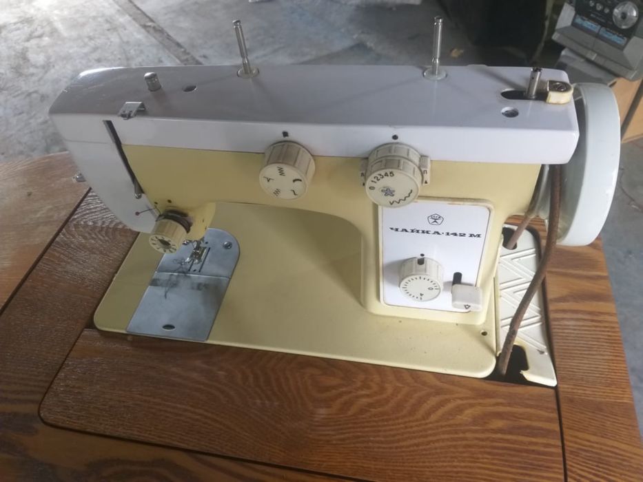 Швейная машинка Чайка
