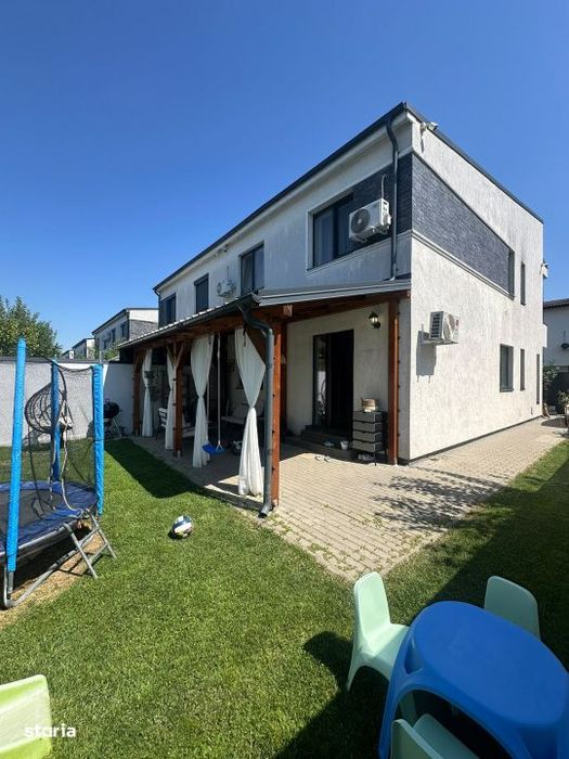 Casa/Vila 4 Camere 3 bai/Bragadiru-Cristalului