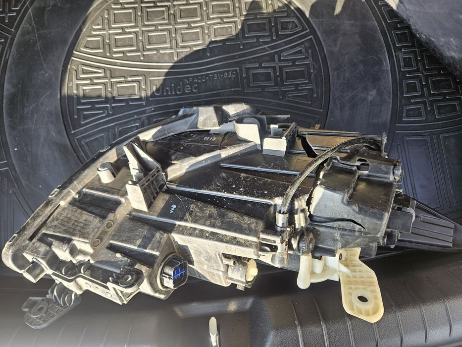 Продам фару Sonata dn8