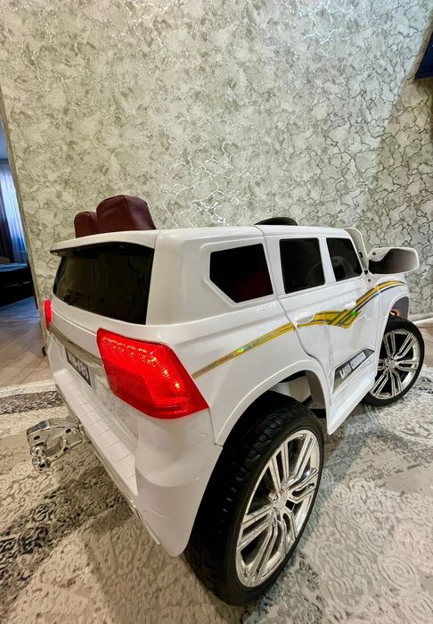 Продам Машинку детскую