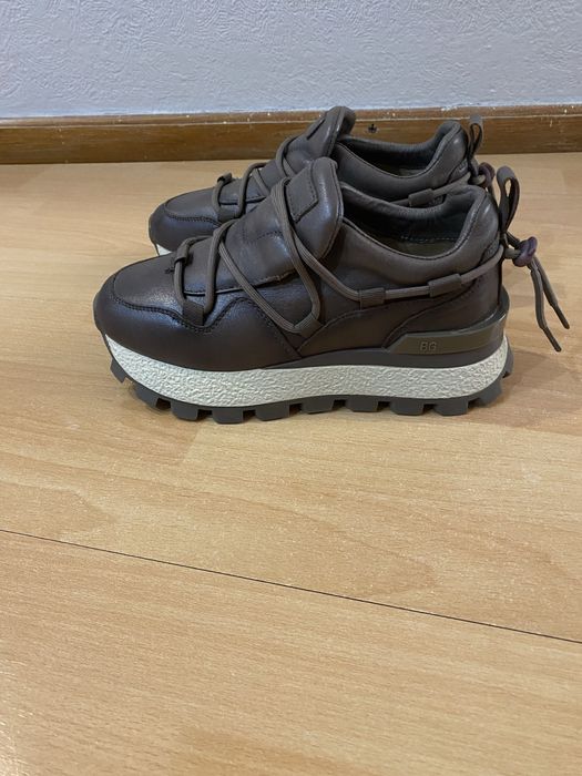 Кроссовки женкие