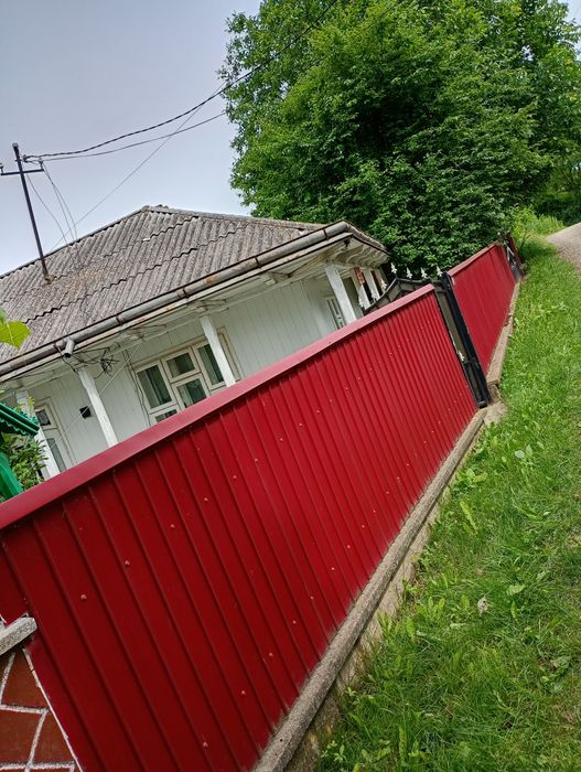 Casă bătrânească de vanzare