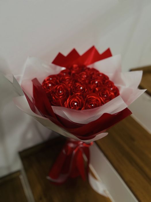 Buchete de trandafiri din satin!