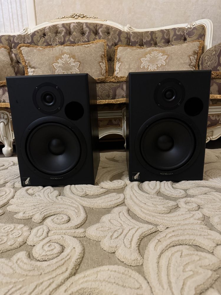 イベント TR8 8インチ アクティブスタジオモニター Event TR8 Powered Studio Monitors | Reverb