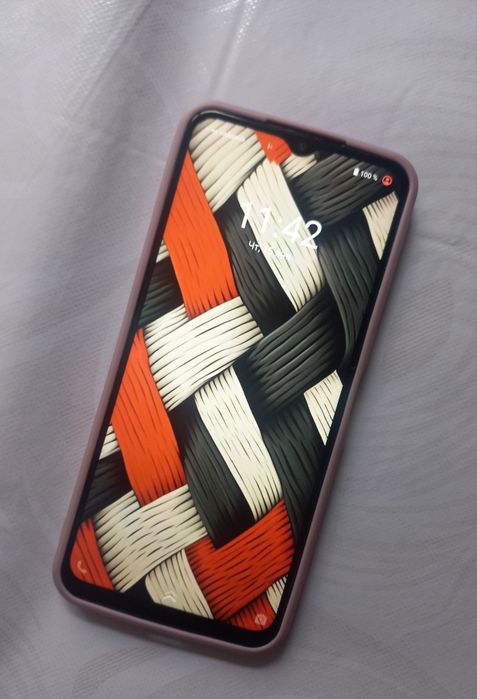 Продается телефон