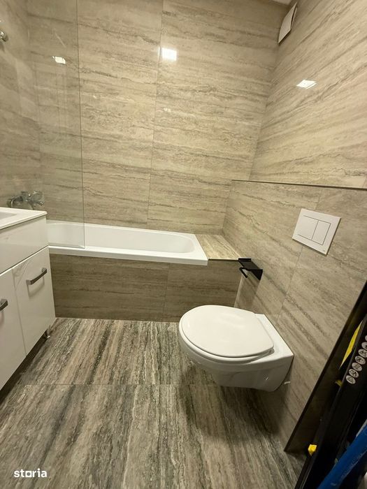 Închiriez apartament cu 3 camere