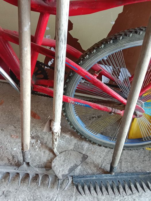 Продам лопату, тяпку.