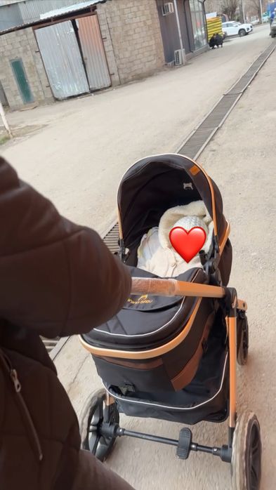 Кальяска сатылады