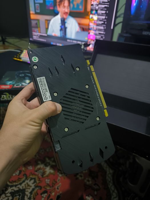 RX 580. 8 GB 2048CP.