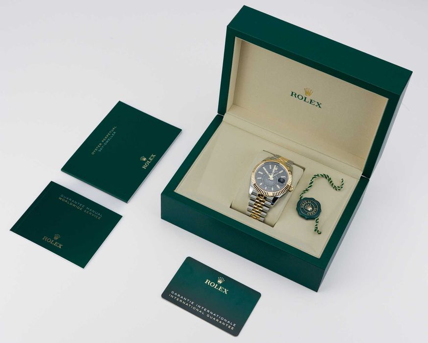 Rolex Sky-Dweller 42mm 336933 Bright Black dial on Jubilee