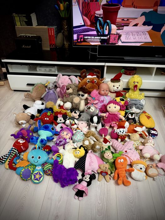 Lot jucarii plus cu diferite personaje super oite minnie stich