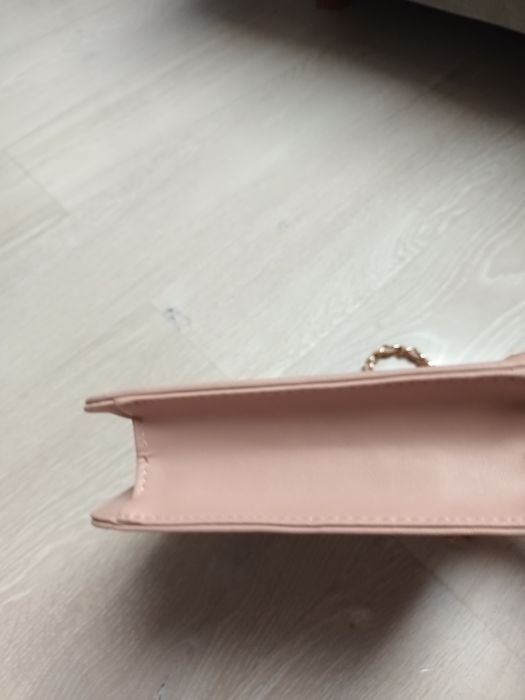 Vand gentuta Parfois și altele,