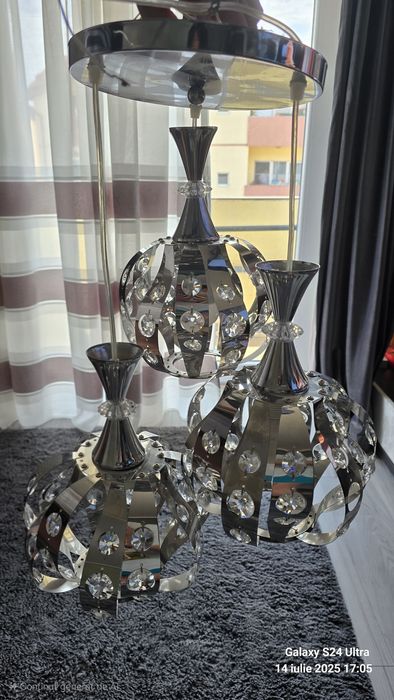 Lustra modernă 3 brate