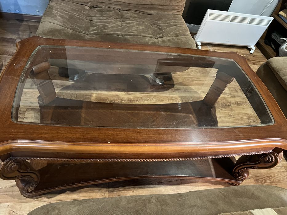 Продам стол журнальный