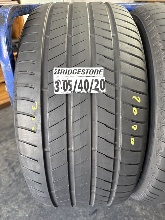 305/40/20 Bridgestone , Michelin