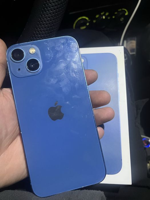 Продам айфон 13