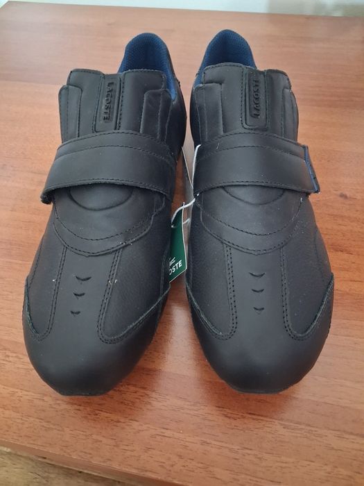 Vând adidasi La Coste