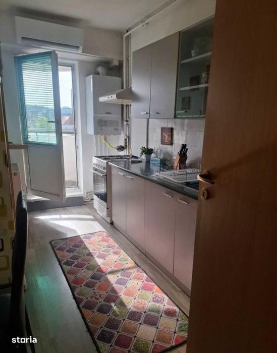 Apartament 2 camere, decomandat , balcon, centrala proprie, zona Pta M