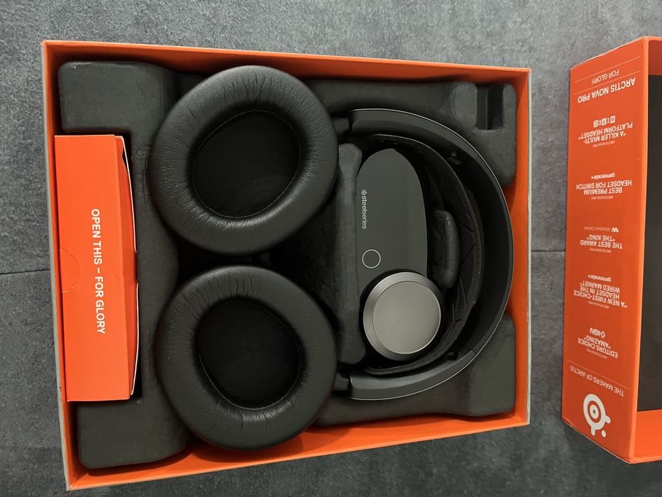 Casti Steelseries Arctis Nova Pro