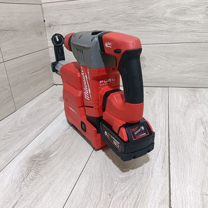 Rotopercutor SDS Plus puternic Milwaukee M18 CHPX cu aspirator de praf