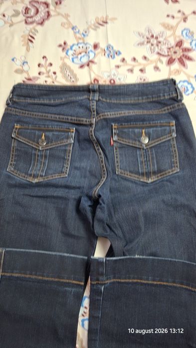 Blugi de damă  LEVI'S, Originali, Albaștri,măsura W32L30,model deosebit