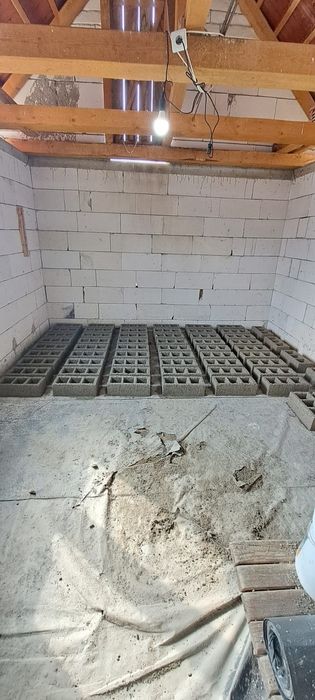 Boltari beton .Doar pe comanda.