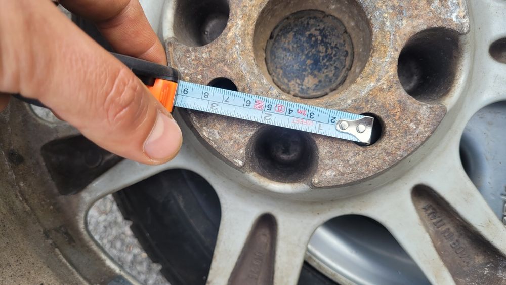 Jante Bugatti de 15, cu anvelopă vară aproape nouă
