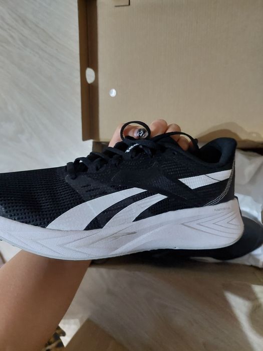 Обувки Reebok чисто нови