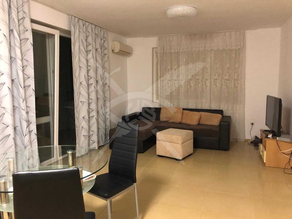 Дава се под наем Двустаен апартамент в к.к. Св.Св. Константин и Елена - 70 кв.м за 448.8 € - Снимка #1