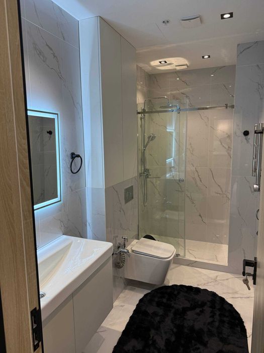 Продается шикарная кв в Piramit Tower  2/35/48 (парковка в подарок)