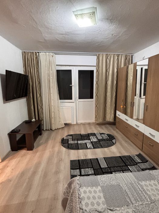 Apartament cu doua camere de inchiriat in zona Crihala