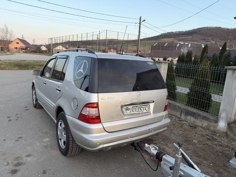 Vând Mercedes ML W163