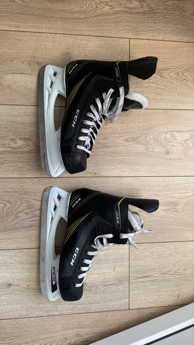 Продам Коньки хоккейные CCM Tacks 1052