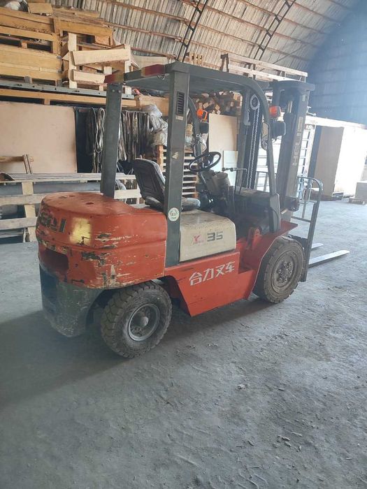 вилочный погрузчик