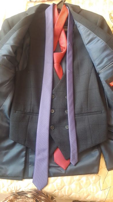 Продам костюм мужской