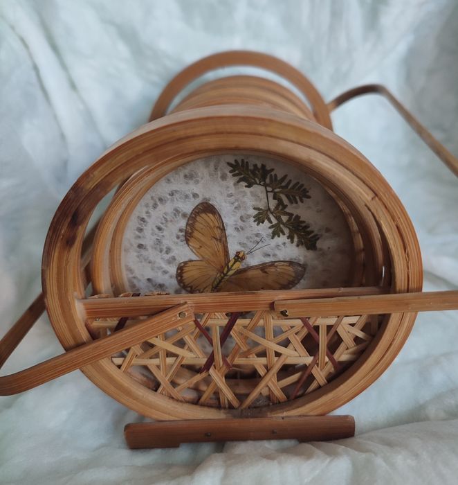 Пеперуди в рамка подложки за чаши