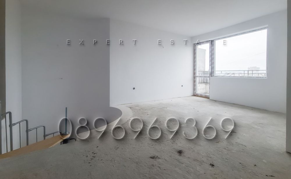 Продава се Тристаен апартамент в Варна, Зимно кино Тракия - 135 кв.м за 1067 €/кв.м - Снимка #1