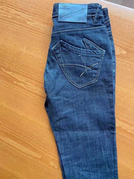 Два чифта чисто нови дънки, черни Diesel size 25(XS) и сини size34(XS)