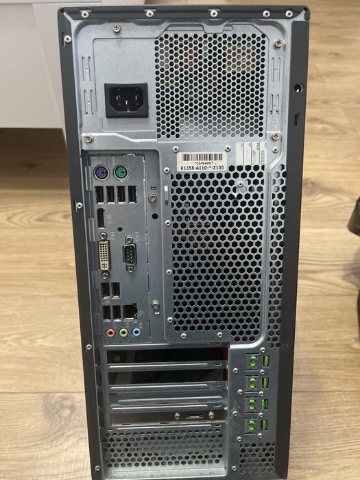 Desktop Fujitsu Celsius W410 ; i7 2600; 16 GB RAM