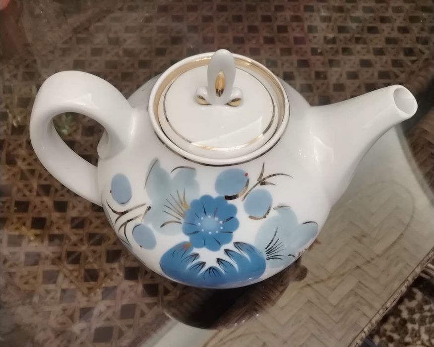 Большой, Советский чайник 3л и 200гр.