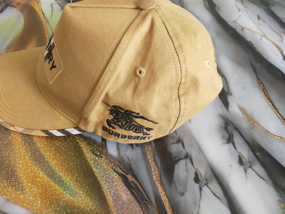 Бейсболка Burberry