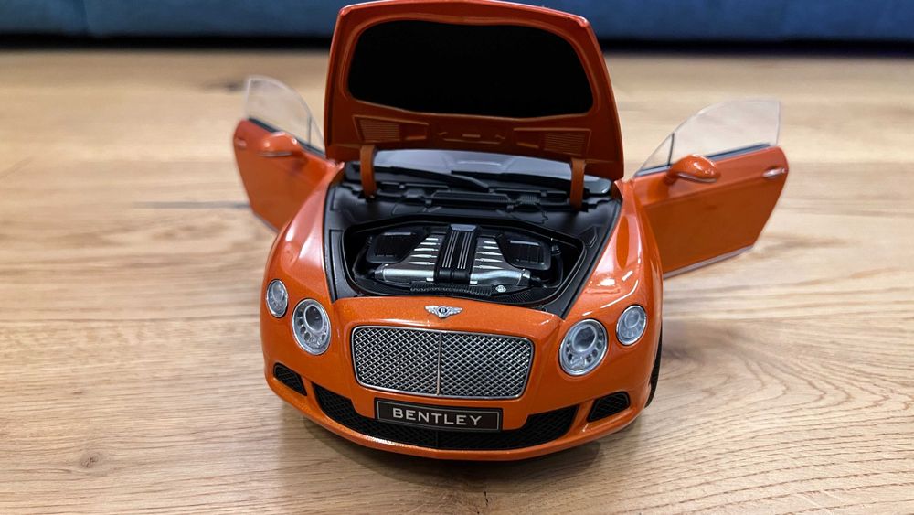 Macheta Minichamps 1/18 Bentley Continental GT 2011