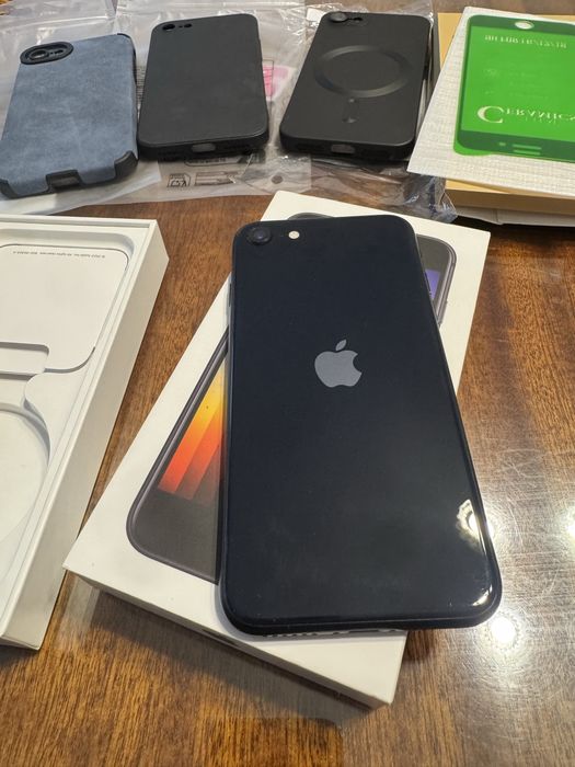 Смартфон Apple iPhone SE 3, 128 GB, 5G