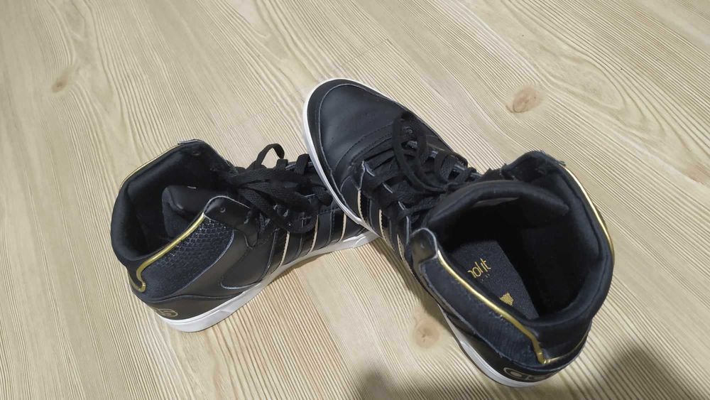 Дамски кецове Adidas, номер 40