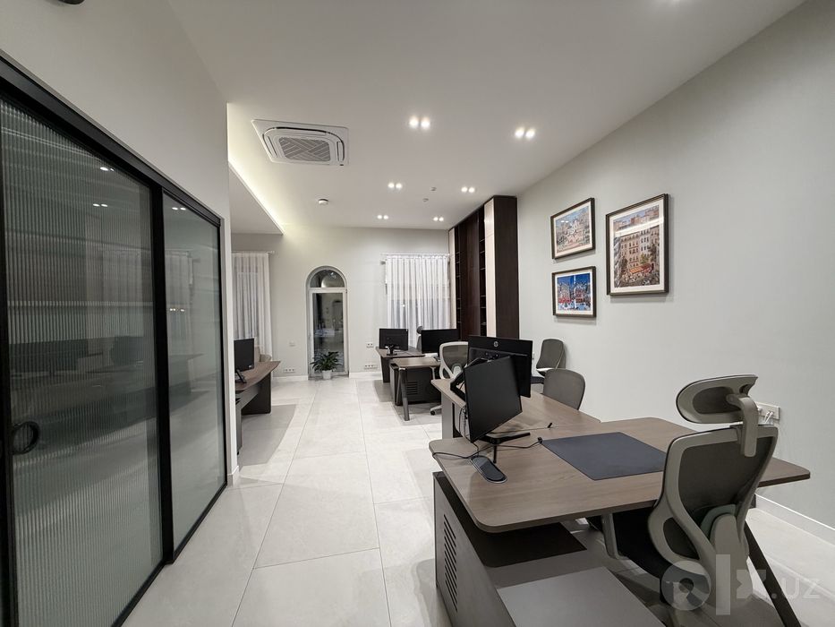 Аренда коммерции 130 м² | ЖК LONDON | Новомосковская | Парковка