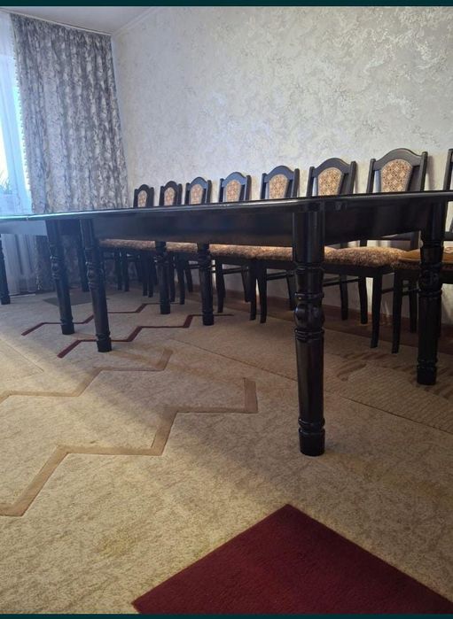 Продам стол дерево