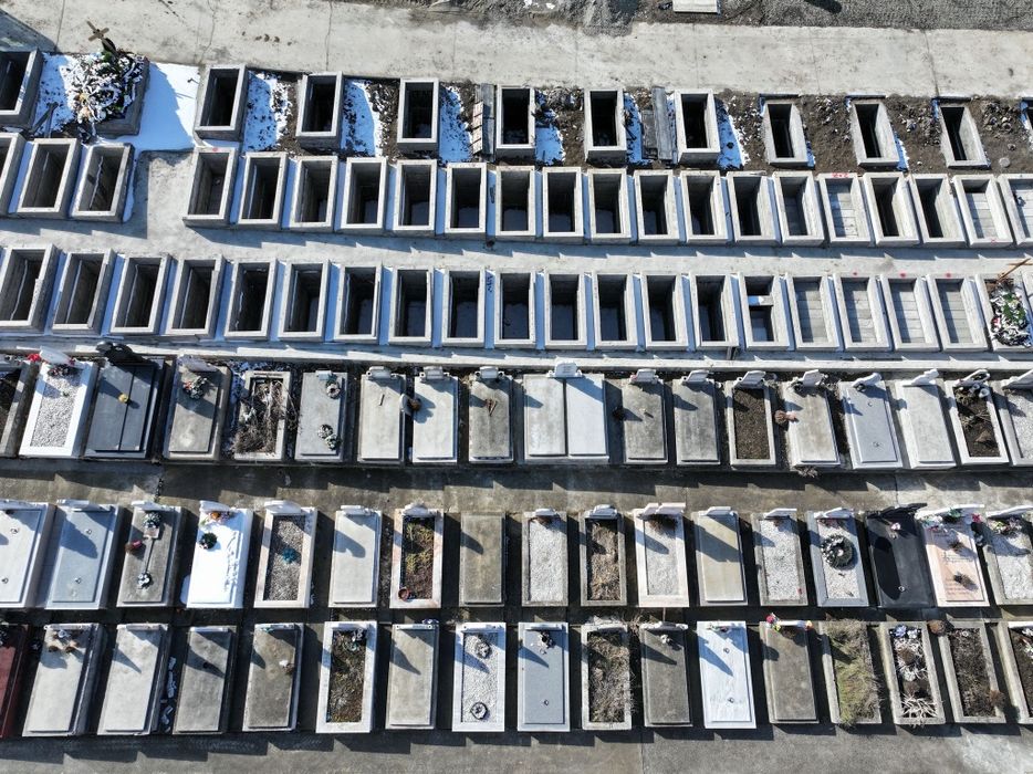 Cimitir privat, cavouri ,lucrări în cimitir ,locuri de veci,morminte